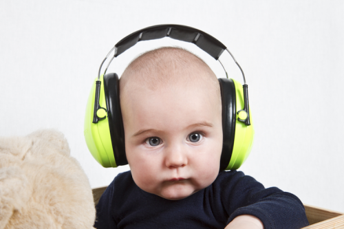 Tips Istirahat Saat Nyetir Jarak Jauh: Pakai Penutup Mata dan Telinga