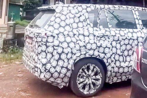 Bocoran Innova Zenix Facelift, Lampu Baru hingga Layar Lebih Besar