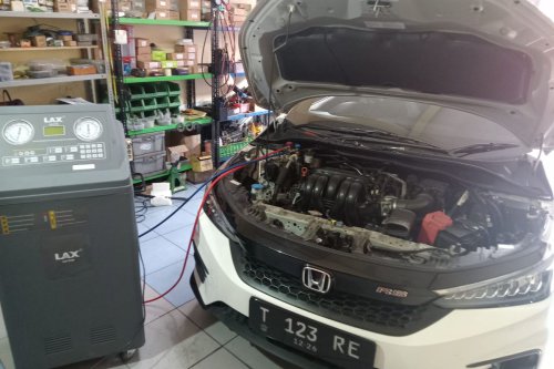 Berapa Banyak Isi Freon AC Mobil? Ini Penjelasan Ahli