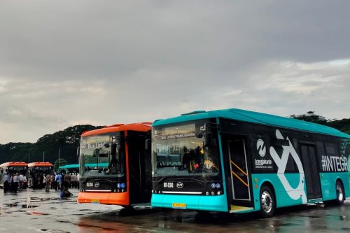 Tantangan dan Solusi Charging Bus Listrik Transjakarta
