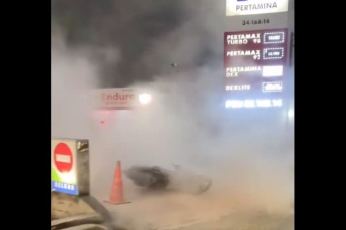 Viral, Video Sepeda Motor Terbakar di SPBU Cibubur