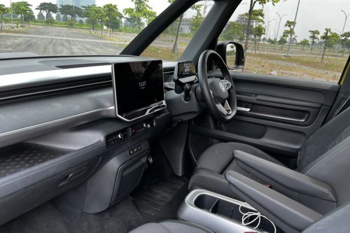 Mengemudikan VW ID. Buzz: Pengalaman Unik Mobil Listrik Minibus