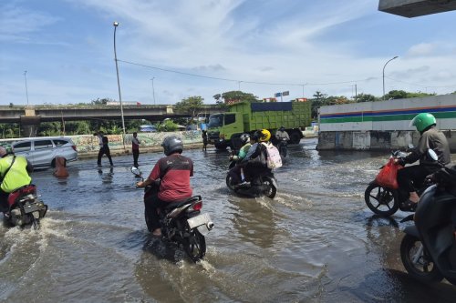 Waspada Banjir Rob Jakarta, Ini Cara Mencegah Mobil Berkarat
