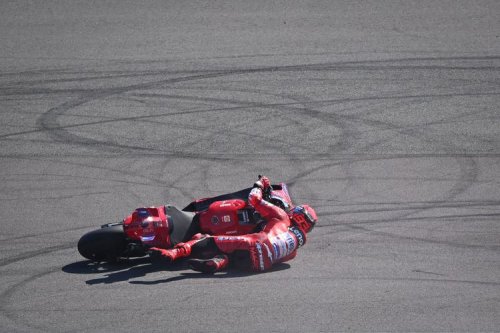 Marquez, MotoGP, Kondisi Marquez Usai Jatuh di MotoGP Indonesia 2025, Tangannya Retak