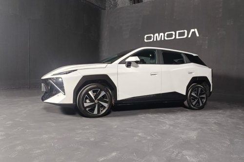 Melihat Lebih Dekat Omoda O4 EV, SUV Futuristis Desain Cyber Mecha