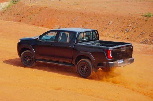 Impresi Perdana Toyota Hilux Terbaru, Beda Karakter Manual dan Matic