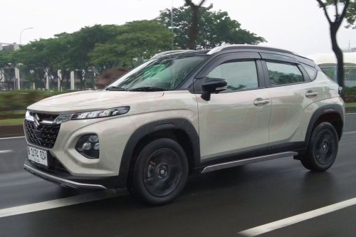 Suzuki Fronx Hybrid dan Daihatsu Rocky Hybrid: Mana yang Lebih Hemat?