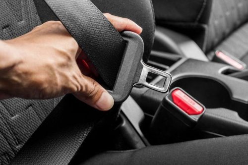 SEAT, Penumpang Belakang Mobil Wajib Pakai Seat Belt, Ini Penjelasan Ahli