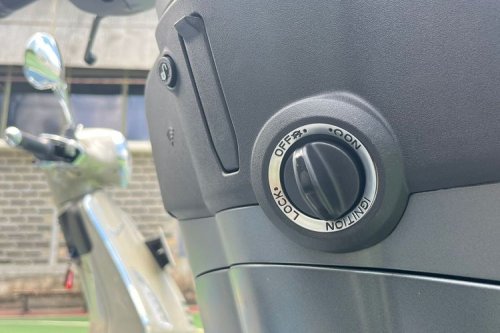 Harga Nyaris Rp 70 Juta, Begini Fitur Vespa Sprint Tech 2026