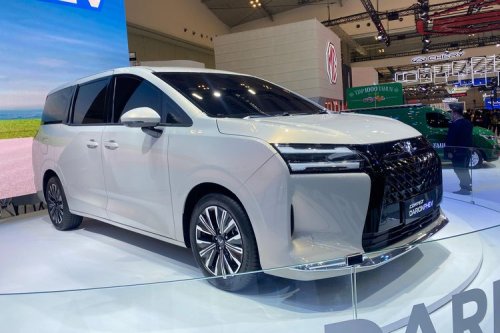 Wuling, Mampir ke Booth Wuling, Menperin Penasaran dengan Cortez Darion