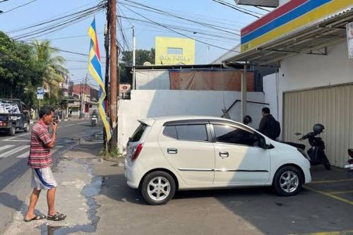 Juru Parkir Liar Minimarket: Dilema Penertiban & Solusi Ekonomi