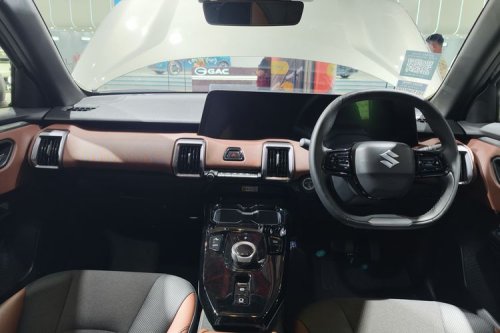 Suzuki eVitara , Suzuki , Komparasi Mobil Listrik Suzuki eVitara dengan Chery E5