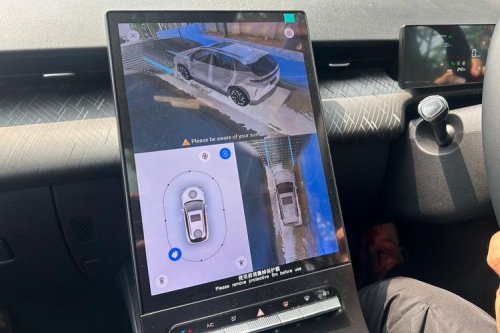 Test Drive Singkat SUV Listrik Lepas E4 di GIIAS 2026