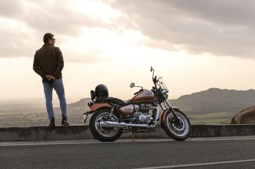 RE Meteor 350 Sundowner Orange Meluncur, Cuma 36 Unit di Indonesia