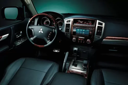 Mitsubishi, Mitsubishi Pajero, Komparasi Mitsubishi Pajero Gen 5 vs Pajero Gen 4, Apa Bedanya?