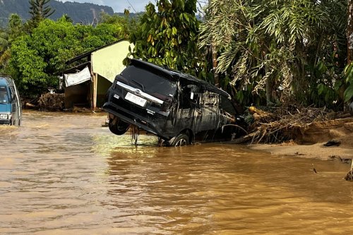 Cara Mudah Mendeteksi Mobil Bekas Banjir