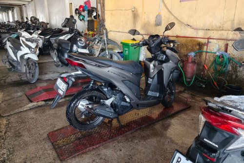 Hujan Abu Vulkanik, Jasa Cucian Motor dan Mobil Jadi Ramai