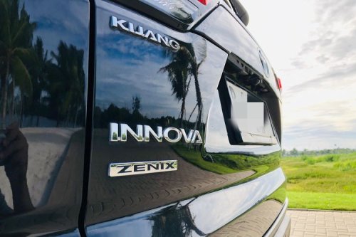 Plus Minus Toyota Innova Zenix non Hybrid Versi Pemakai