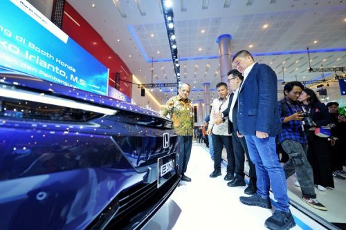 Honda, Honda Civic, IIMS Surabaya 2025: Honda Civic Hybrid Pertama Kali Hadir ke Publik