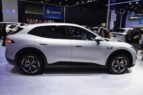Changan Nevo Q06 Mulai Rp 300 Jutaan, Cas 9 Menit Terisi 80 Persen