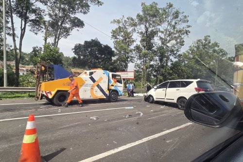 Jaga Jarak Aman, Kunci Cegah Kecelakaan Beruntun di Jalan Tol