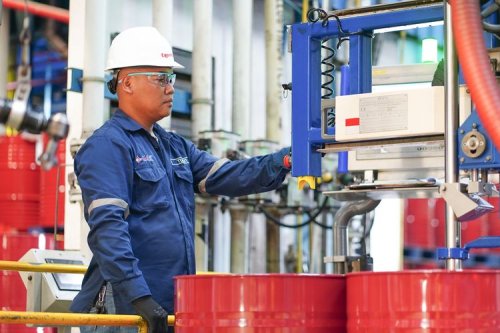 Pabrik ExxonMobil Cilegon Bisa Produksi 100 Juta Liter Oli per Tahun