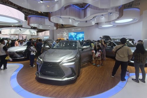 Lexus, Lexus Tidak Khawatir Konsumennya Beralih ke Mobil China