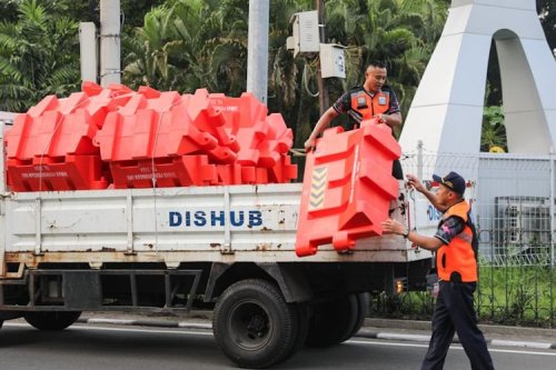 Imbas Proyek Flyover, Arus Lalu Lintas di Jalan Latumenten Dialihkan