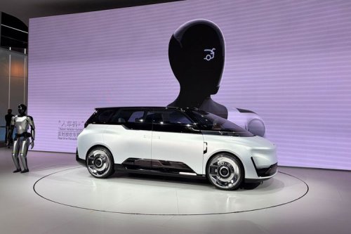 Robotaxi Geely Debut Dunia di Beijing Auto Show 2026