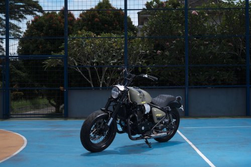 Royal Enfield Shotgun 650 Club Style Racikan Frontwheel Motors