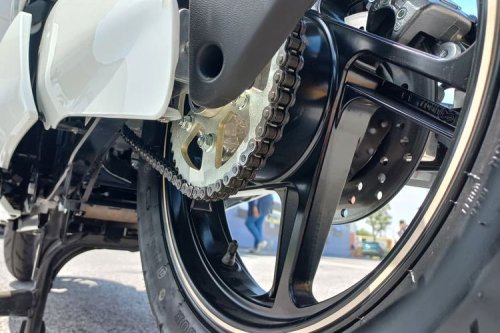 VinFast, VinFast Theon, Uji Coba VinFast Theon S: Motor Listrik Futuristik Masih Pakai Rantai