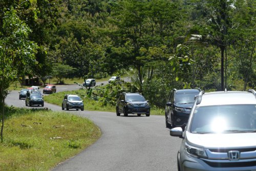 Cara Berkendara Aman di Jalan Tanpa Marka