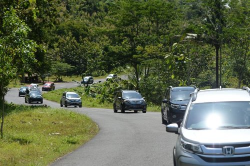 Cara Berkendara Aman di Jalan Tanpa Marka