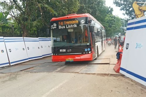 Jalur Lenteng Agung Arah Depok Ditutup, Rute Transjakarta UI Berubah