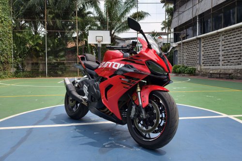 QJMotor SRK 800 RR, Moge Sport Rp 268 Jutaan Tampilan Agresif