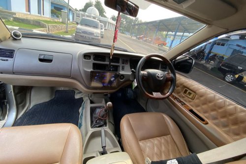 Cek Karat dan Bau Apek, Waspada Mobil Bekas Terendam Banjir