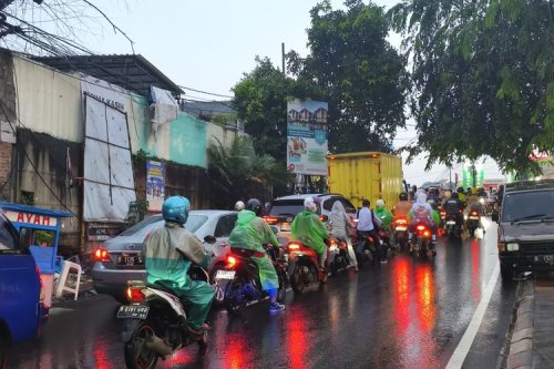 Pengaruh Jalan Macet Terhadap Oli Mobil, Ini Faktanya