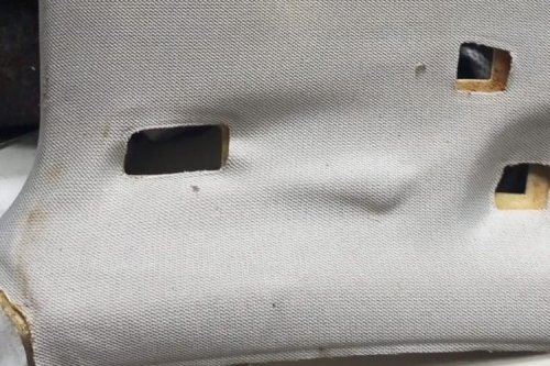 Plafon Mobil Mulai Turun? Kenali Penyebab dan Biaya Perbaikannya