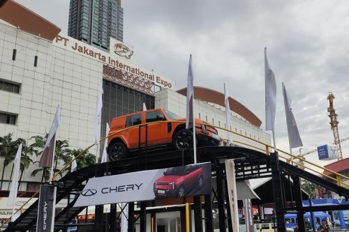 Tes Singkat iCar V23: Libas Tanjakan Curam 38 Derajat