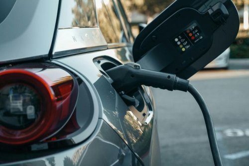 Penjualan Mobil Listrik Global Tembus 20,7 Juta Unit 2025