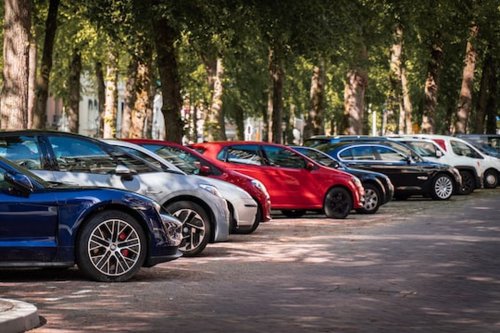 Alasan Kenapa Saat Parkir Posisi Setir Harus Lurus