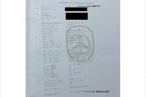 Suzuki , Viral, Pengemudi Suzuki Karimun Acungkan Pedang ke Pengendara Lain