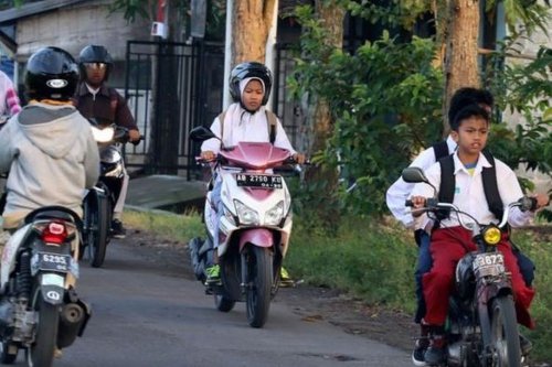 Dukung Larangan Motor ke Sekolah, Tapi Perlu Transportasi Publik