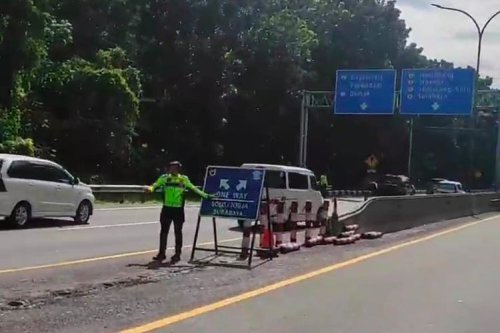 One Way Lokal Diterapkan di KM 442 Jalan Tol Semarang-Solo