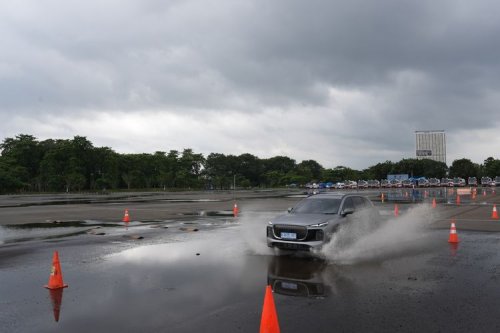 Coba Performa Lepas L8: Akselerasi, Handling, dan Suspensi
