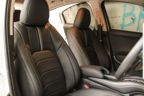 Ubah Jok Mobil: Pilih Sintetis, Microfiber, atau Kulit Asli?