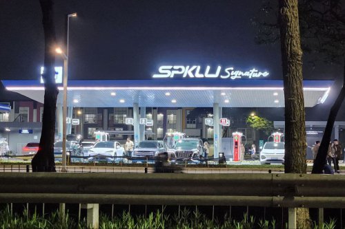 Menunggu Charging EV Lebih Nyaman, SPKLU Jadi Titik Singgah