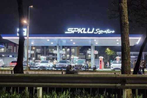 Menunggu Charging EV Lebih Nyaman, SPKLU Jadi Titik Singgah