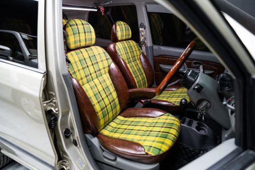 Tampilan Vintage: Tren Jok Fabric di Dunia Otomotif 2025