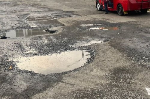 KNKT Ungkap Penyebab Jalan Berlubang Saat Musim Hujan
